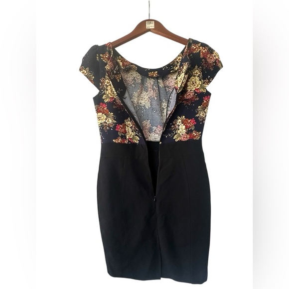 Burberry Black Dress with Navy Floral Top Size L - Picture 6 of 6